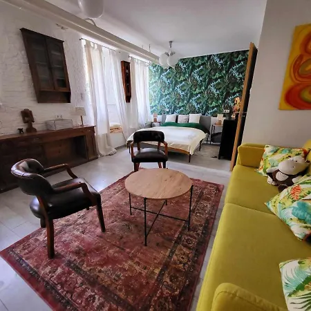 Cosy Apartman By The Castle Apartament